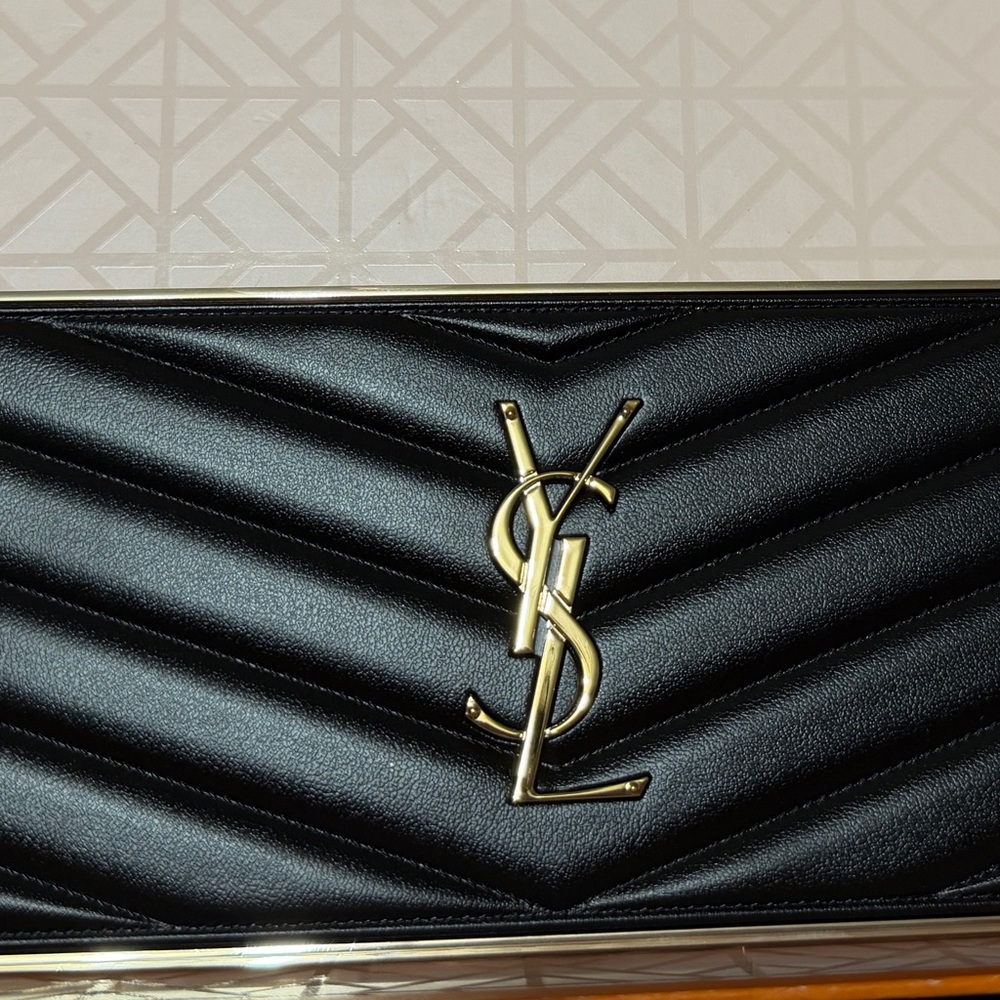 Yves Saint Laurent Luxurious Eyeshadow Palette - Gold, Pink, Black - Picture 5 of 7